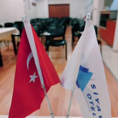 Siyav Otel